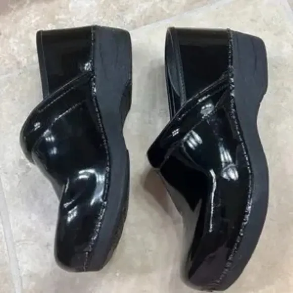 Dansko Women's XP 2.0 Clogs‎