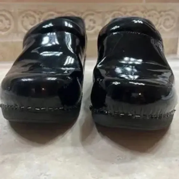 Dansko Women's XP 2.0 Clogs‎