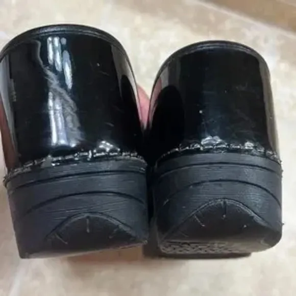 Dansko Women's XP 2.0 Clogs‎