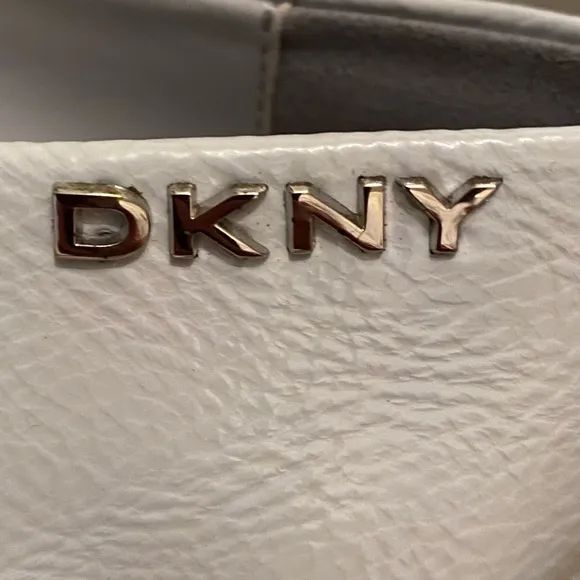 DKNY Women's Orza faux leather slip-onShoes blue halogen size 9.5.