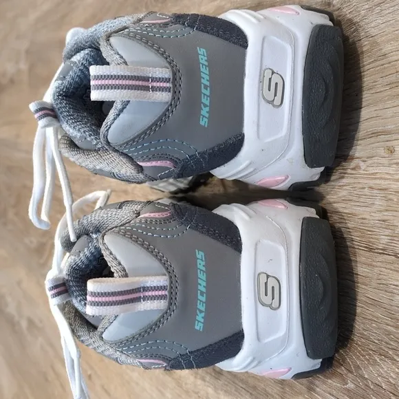 D'Lites Skechers Gray Women's Sneakers Size 6.5