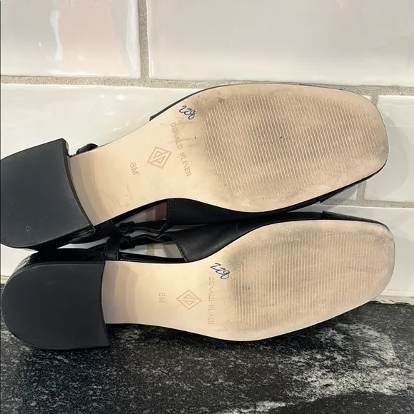 Donald Pliner Davina Leather Slingback Cap Toe Pumps – Size 8