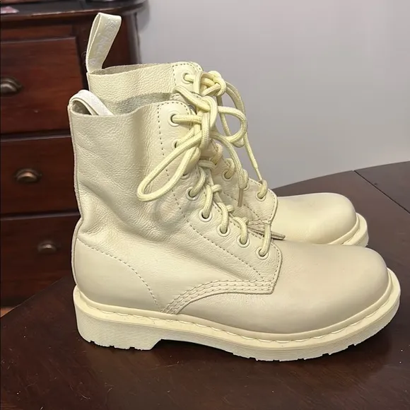 Dr. Martens 1460 WOMEN'S MONO LACE UP BOOTS