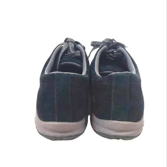 Duluth Trading Co. Women’s Suede-Leather Black Shoes
