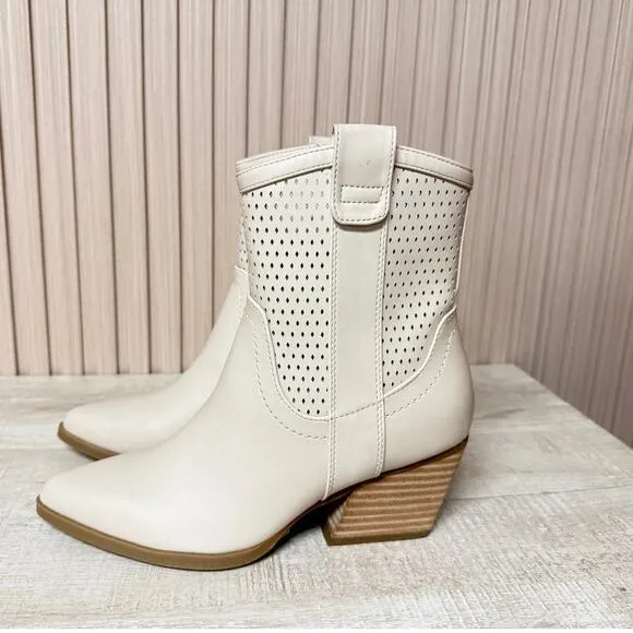 DV Dolce Vita Kirby Western/Cowboy Bootie In Ivory Women's Shoes Size 6