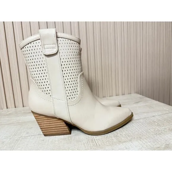 DV Dolce Vita Kirby Western/Cowboy Bootie In Ivory Women's Shoes Size 6