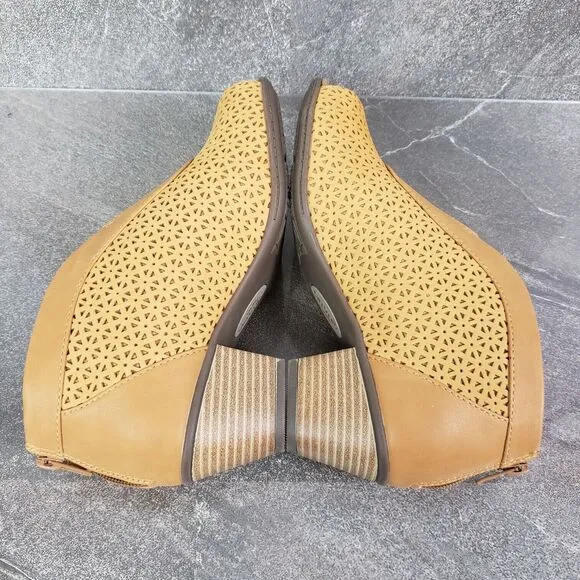 Earth Origins Boots Womens 6.5 Wide Yellow Carden Nubuck Peep Toe Booties Shoes