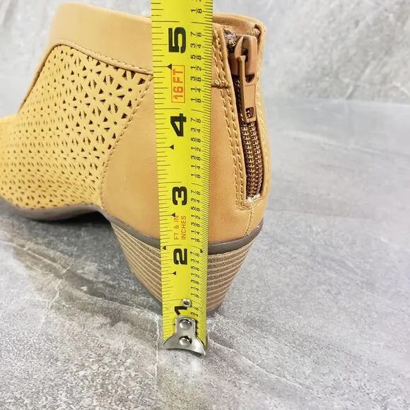 Earth Origins Boots Womens 6.5 Wide Yellow Carden Nubuck Peep Toe Booties Shoes
