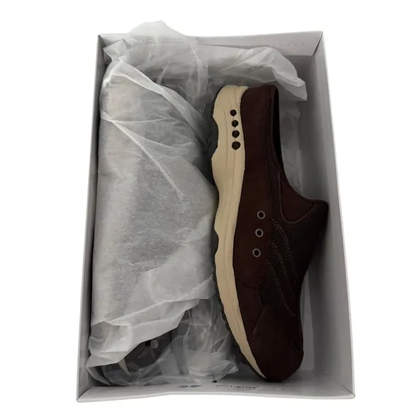 Easy Spirit Brown Traveltime Classic Clogs NIB