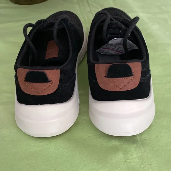Easy Spirit men’s shoes