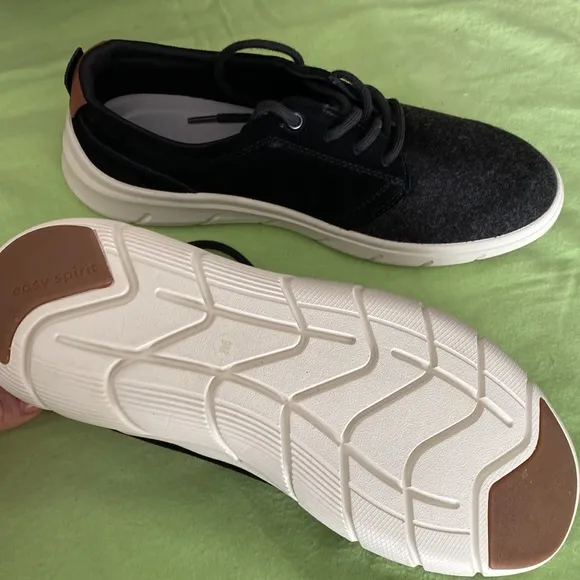 Easy Spirit men’s shoes