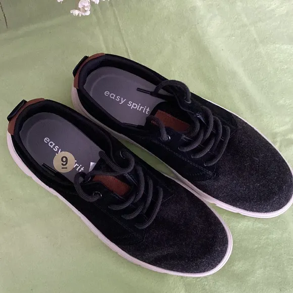 Easy Spirit men’s shoes