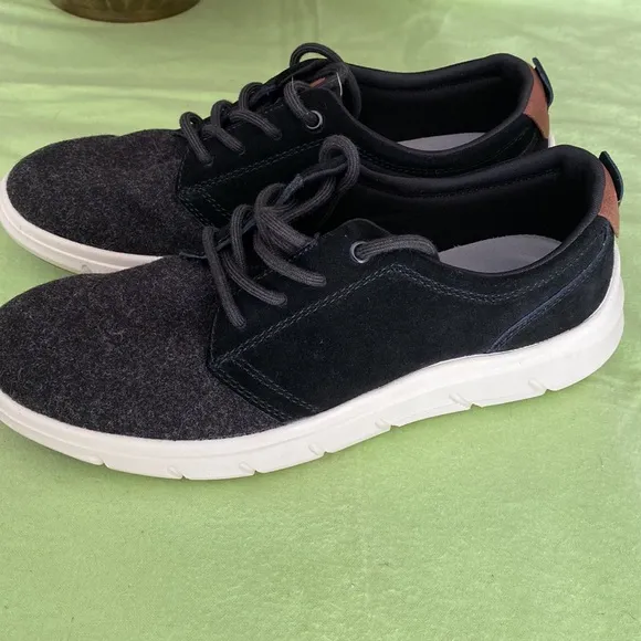 Easy Spirit men’s shoes