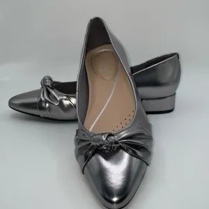Easy Spirit Metallic Silver Twisted Bow flats Low Heels Women's Size 8.5 W Wide