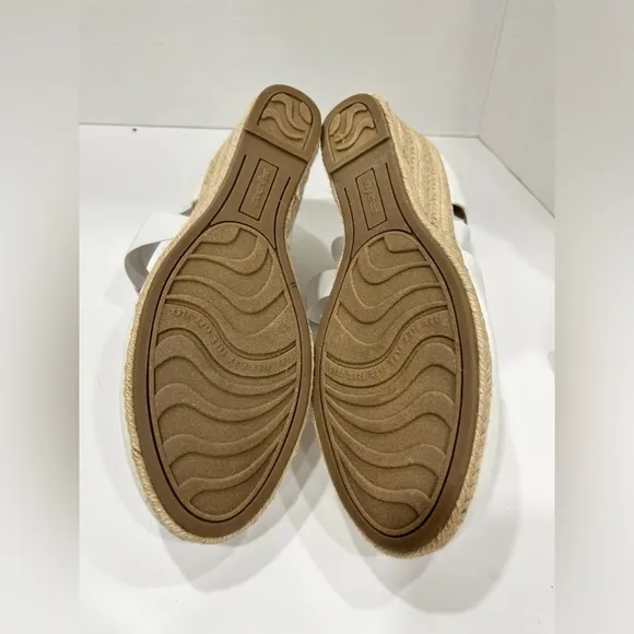 Easy Street Pari Espadrille Wedges. Size: 10W.‎ Color: White