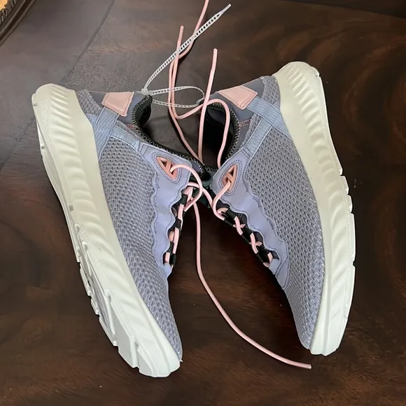 ECCO WOMEN'S ATH-1FW SNEAKER