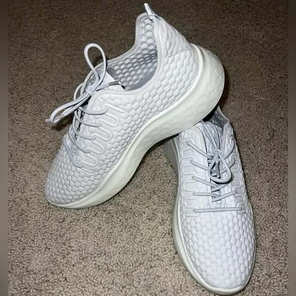 ECCO Womens Therap Gray Textured Athletic Training Lace Shoes Sneakers 8-8.5