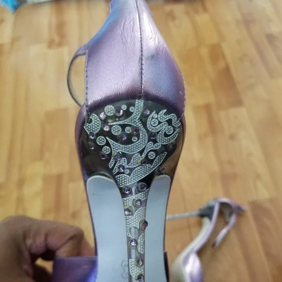 Exquisite Metallic Jessica Bennett Evening Shoes