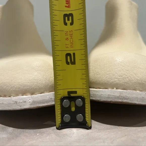 FEIT Ceremonial Mid Heel Boot  Size 36.  EUC