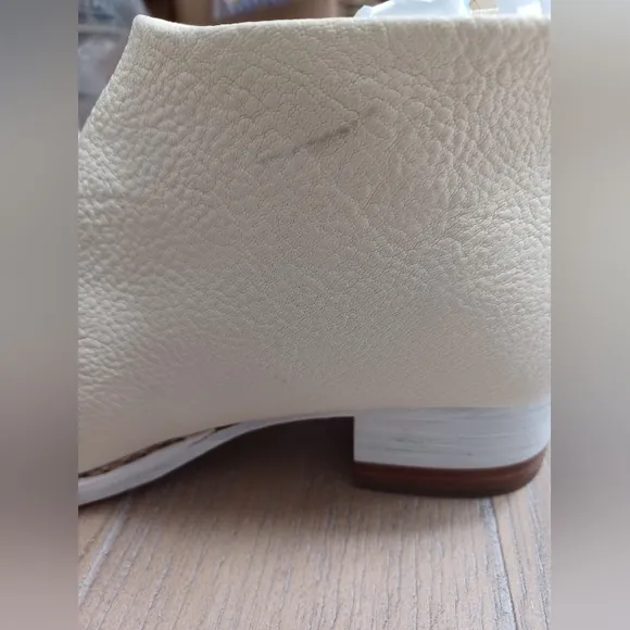 FEIT Ceremonial Mid Heel Boot  Size 36.  EUC
