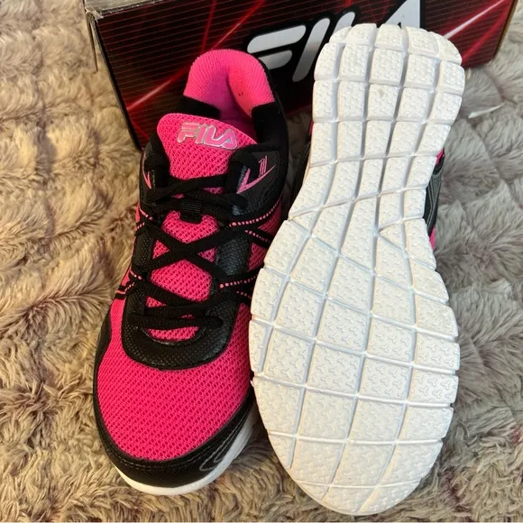 Fila Girl Fiction Sneakers Size 3.5