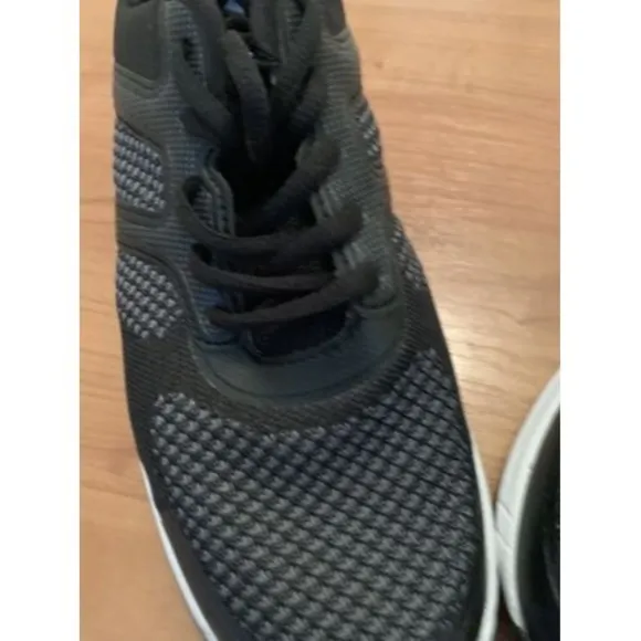 Fila Memory Foam Frame V6 Women's Shoes Black &amp; White Size 9 Sneakers