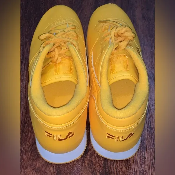 Fila size 9.5