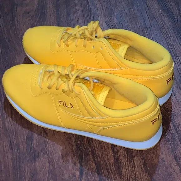 Fila size 9.5