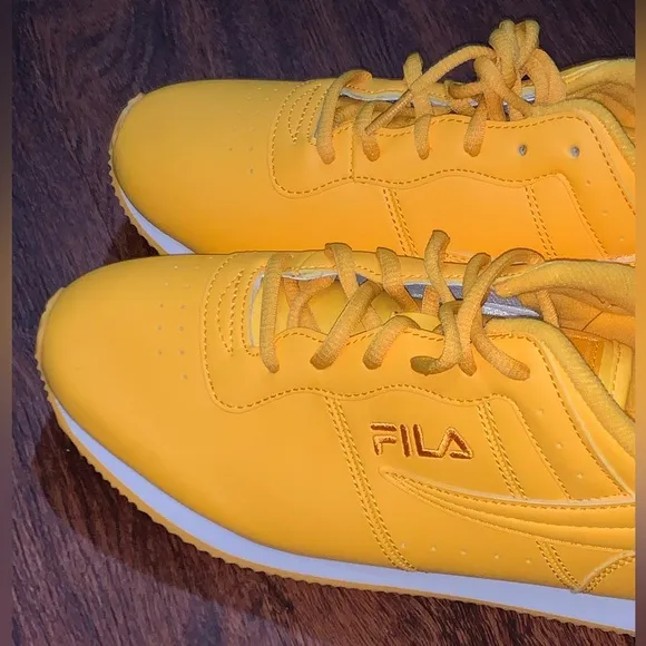 Fila size 9.5