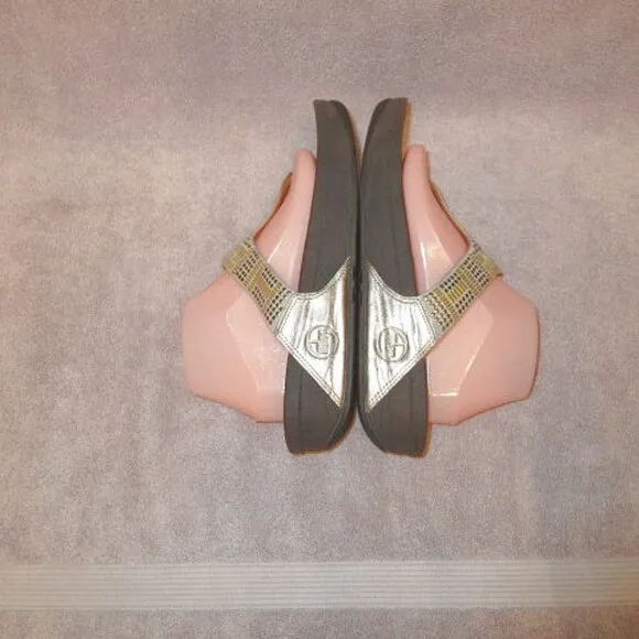 FitFlop LULU Aztek Chada TOE POST Sandals Size 10 LEATHER Thong CUSHIONED Studs