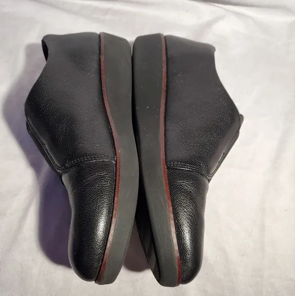 Fitflop Women's Laceless Derby Slip On Size 8.5