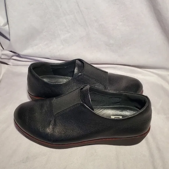 Fitflop Women's Laceless Derby Slip On Size 8.5