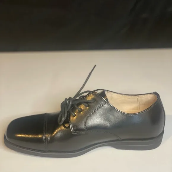 Florsheim Boys Reveal cap toe jr. oxford shoes, black, size 3, NIB