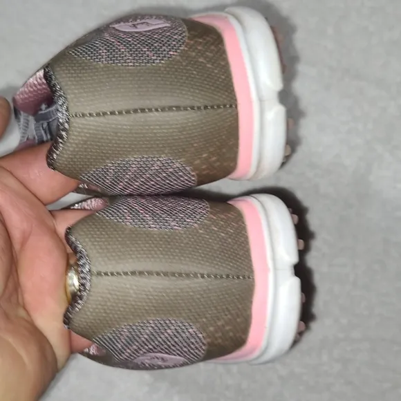 Footjoy emPower 98000 Womens Size 9M  Width Spikeless Golf Shoes