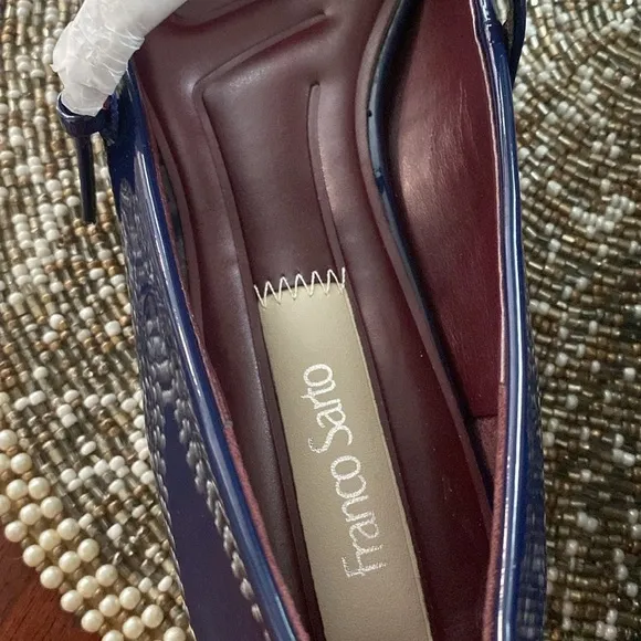 Franco Sarto Blue Patent Mary Janes Tinsley Women's size 7 M NWOT ( V- 5)
