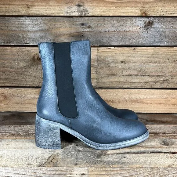 Free People Essential Chelsea Metallic Boot - Black - 40 - New without box