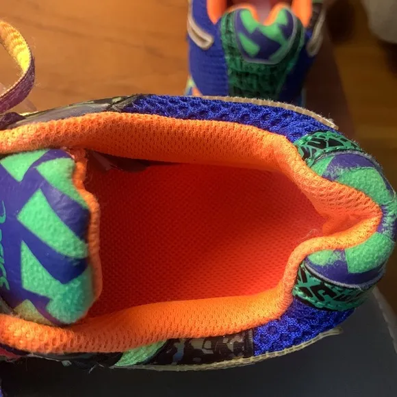 GEL-NOOSA TRI-8 SNEAKERS,ATHLETIC SHOES,RUNNING SHOES