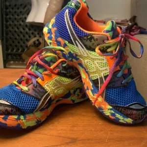 GEL-NOOSA TRI-8 SNEAKERS,ATHLETIC SHOES,RUNNING SHOES