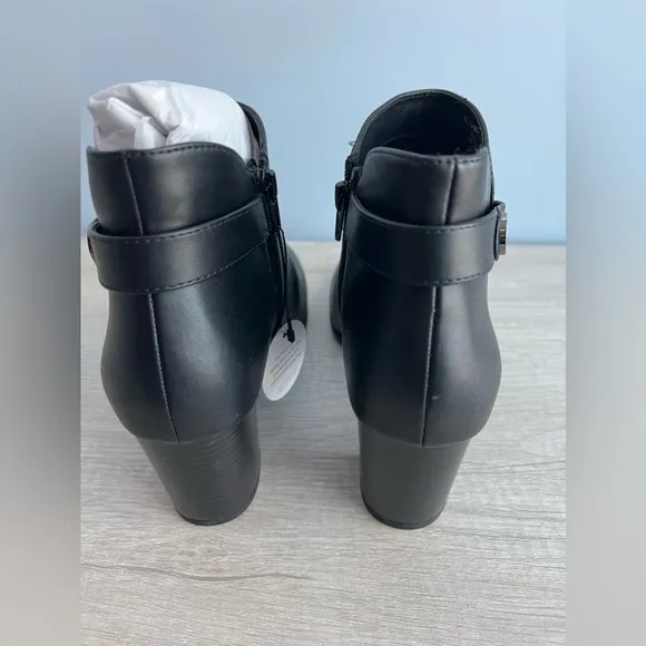 Giani Bernini Memory Foam Artemyss Booties Size 9
