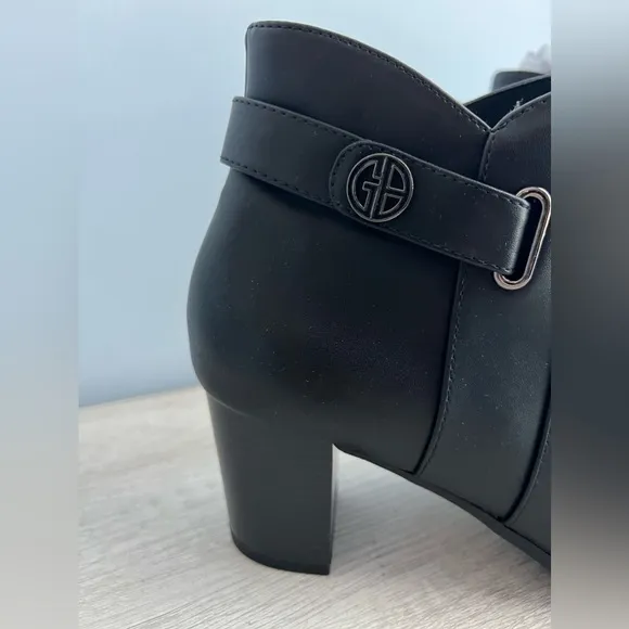 Giani Bernini Memory Foam Artemyss Booties Size 9