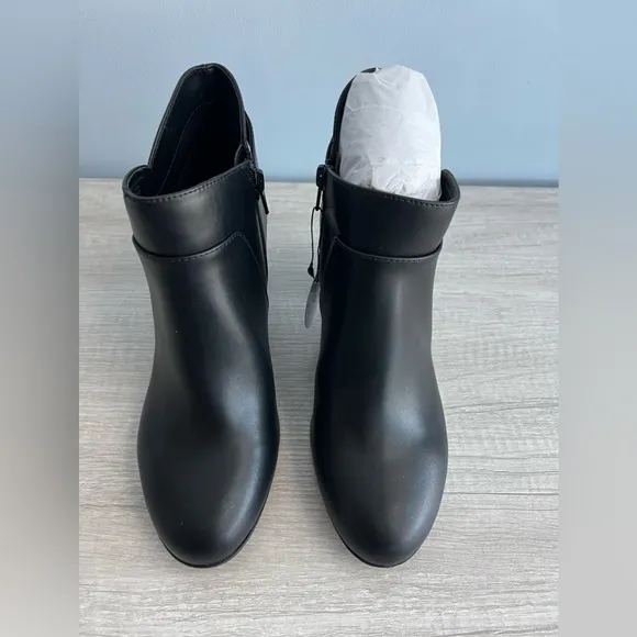 Giani Bernini Memory Foam Artemyss Booties Size 9