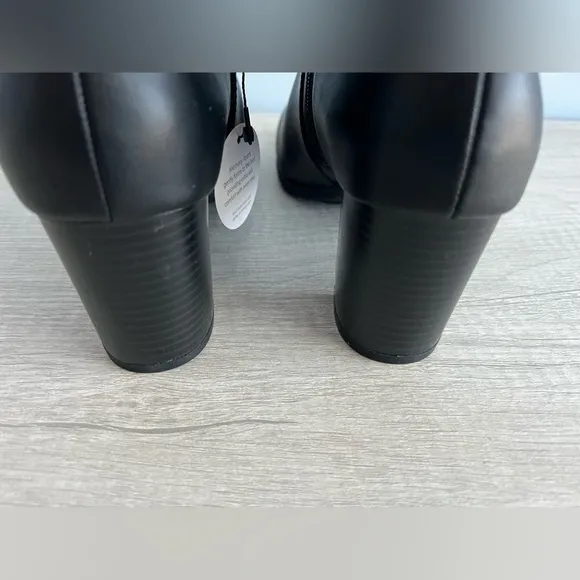 Giani Bernini Memory Foam Artemyss Booties Size 9