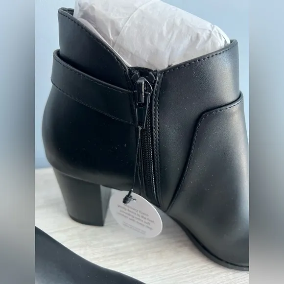 Giani Bernini Memory Foam Artemyss Booties Size 9