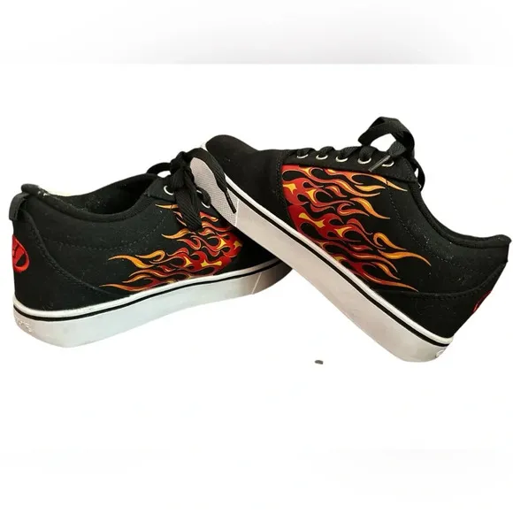 Heelys Pro 20 Flame Prints Skate Canvas Sneaker Shoes Youth 6 New in box