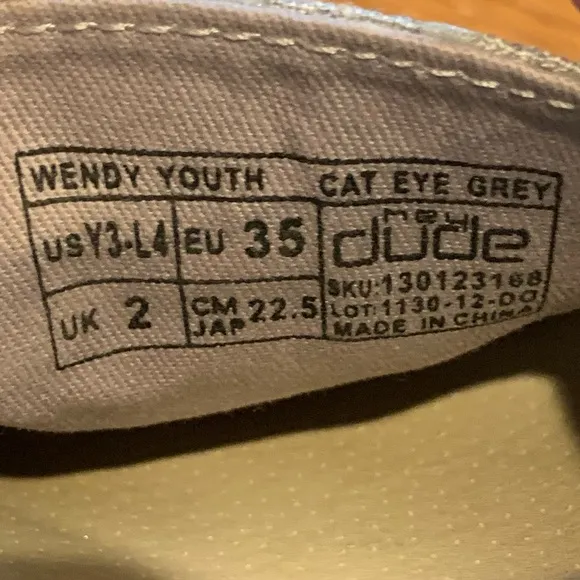 hey dude wendy shoes in &quot;cat eye grey&quot; 💛 girls size 3