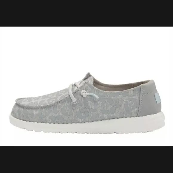 hey dude wendy shoes in &quot;cat eye grey&quot; 💛 girls size 3