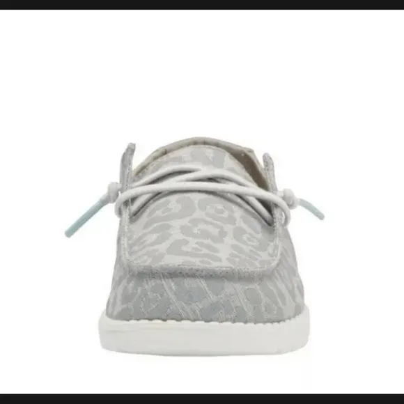hey dude wendy shoes in &quot;cat eye grey&quot; 💛 girls size 3