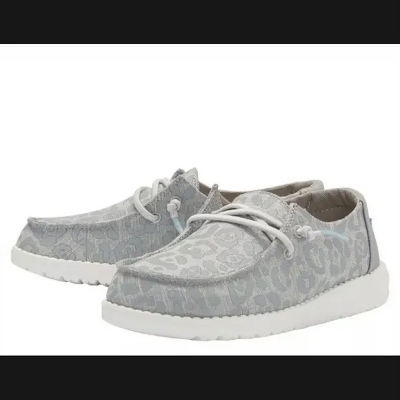 hey dude wendy shoes in &quot;cat eye grey&quot; 💛 girls size 3