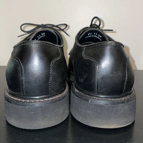 Hitchcock Black Leather Oxfords.  Size 9.5. 5E.  Wide Shoes for Men.