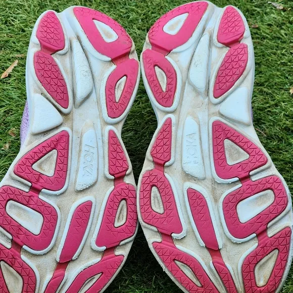 HOKA BONDI 8 - Womens Athletic Shoes - SIZE 9.5B